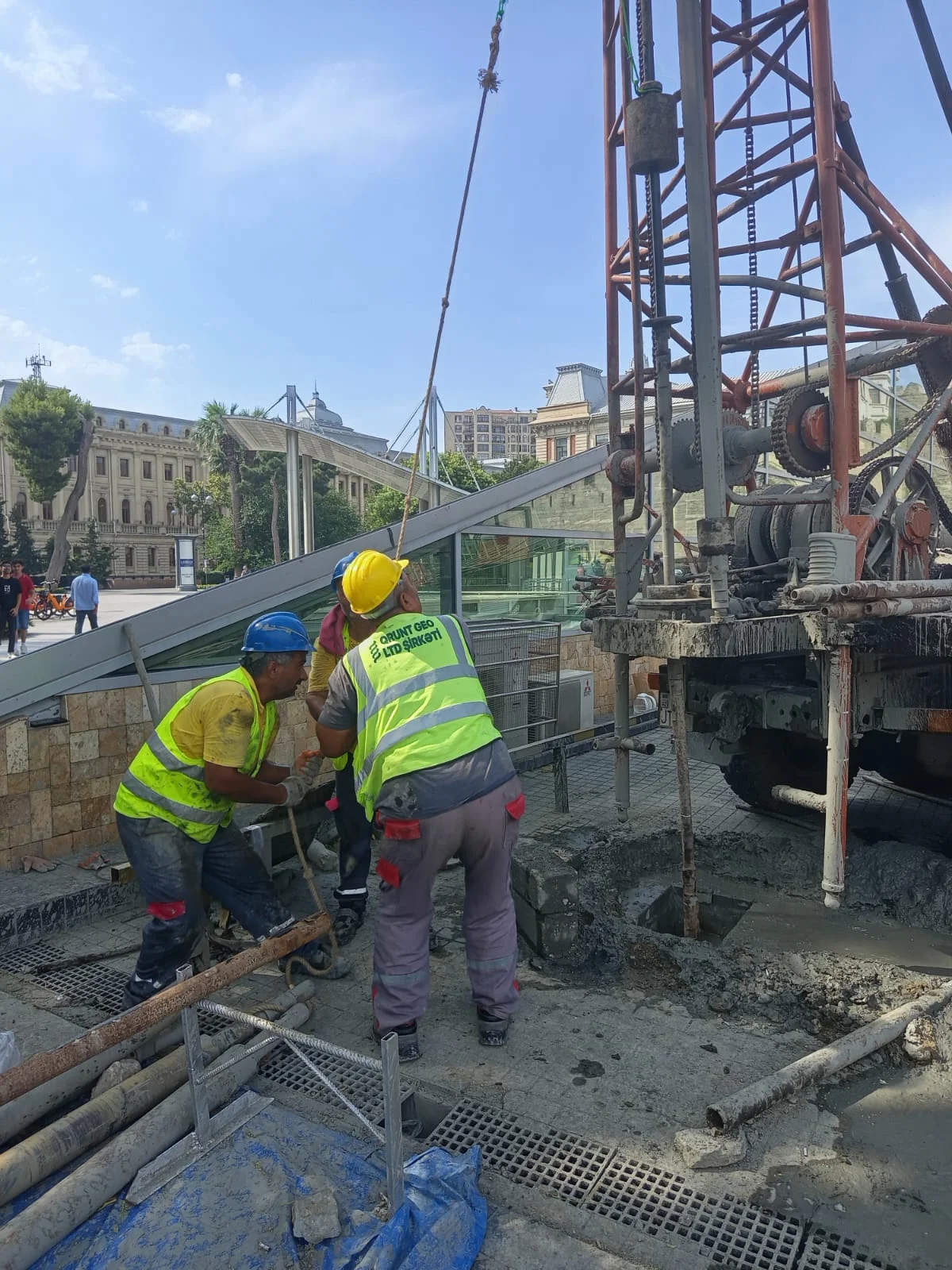 İçərişəhər metrosu sonrası dönmə kamerası və yeraltı dayanacaq